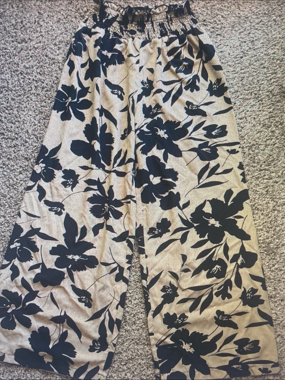 SHEIN Black Floral Print Wide-Leg Pants